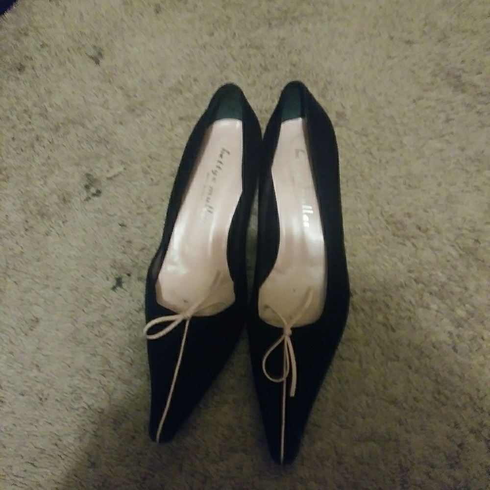 $65.00 OBO Betty Muller pointed toe heels